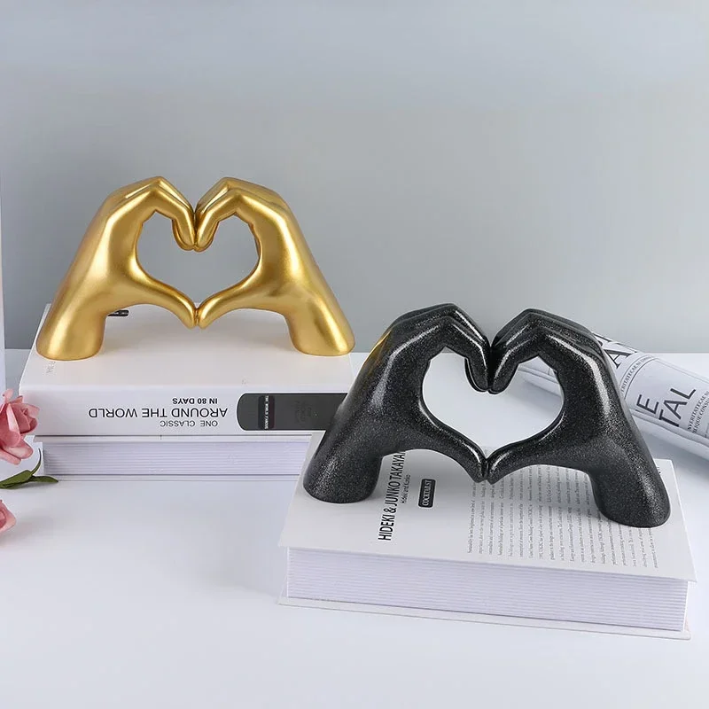 

Nordic Creative Heart Gesture Sculpture Resin Abstract Hand Love Statue Figurines Wedding Home Living Room Desktop Decoration