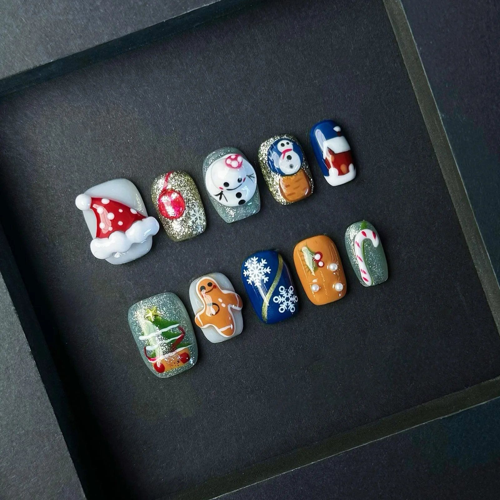 

10pcs Handmade Christmas Press On Nails Cartoon Snowman Gingerbread Man Snowflake Pattern Fake Nail Cute Short Square False Nail