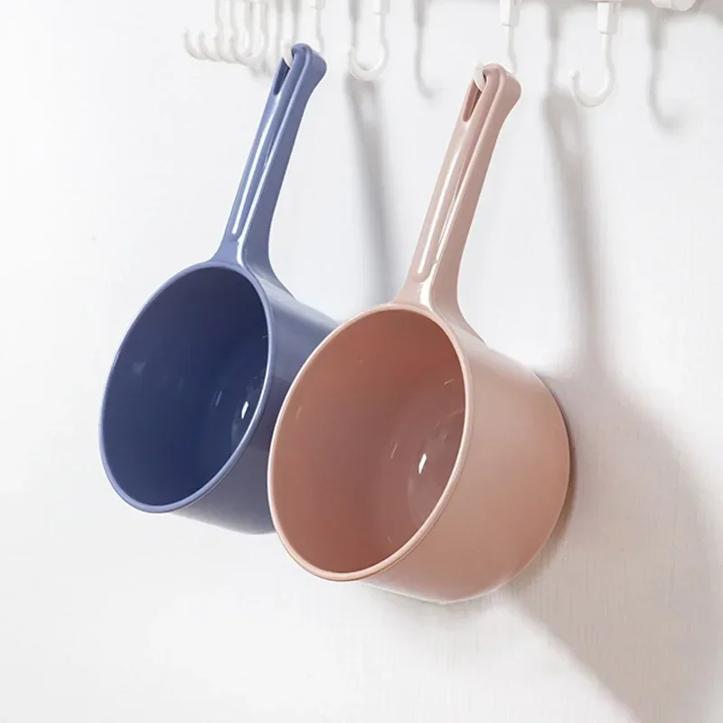 Kitchen Water Scoop Long Handle Thickening Plastic Ladle Fruit Vegetable Washing Scoop Home Kitchen Cleaning Accessories