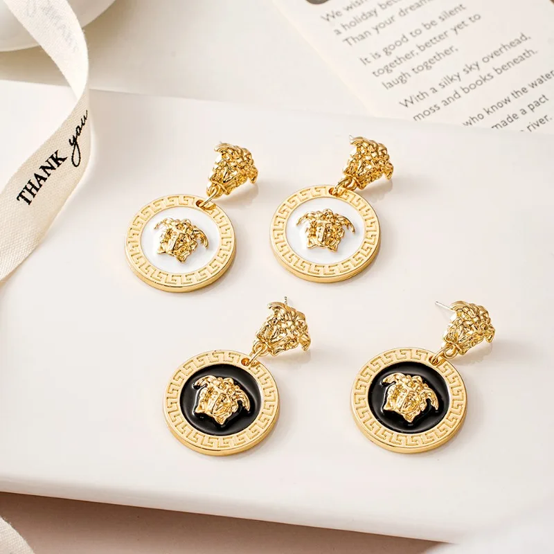 Golden Fashion Personalized Women's Medieval Earrings Retro Medusa Premium Black Exaggerated Earrings