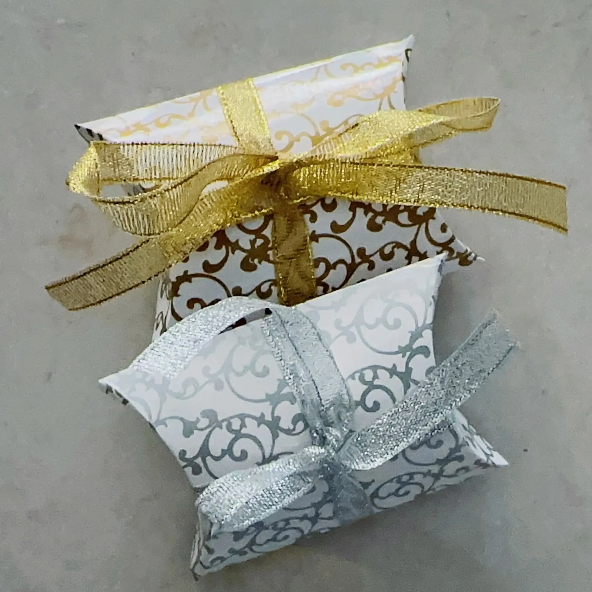 20pcs Small Pillow Gift Packaging Box,Gold Chocolate Boxes with Ribbon,Mini Silver Wedding Favors Boxes for Guests