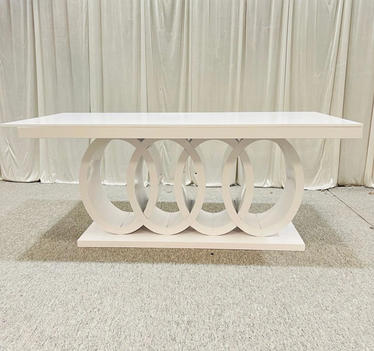 High Quality Modern Design Attractive Rectangle Stainless Steel Tempered Glass Table Top Table for Wedding Events and Hotel Use