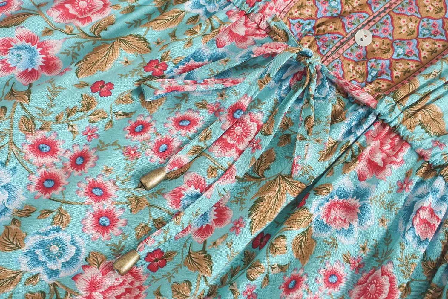 Summer Women's Floral Print V-Neck Short Sleeve Maxi Dress Smocked Waist Tiered Ruffle Design, Boho Casual Vacation Outfit