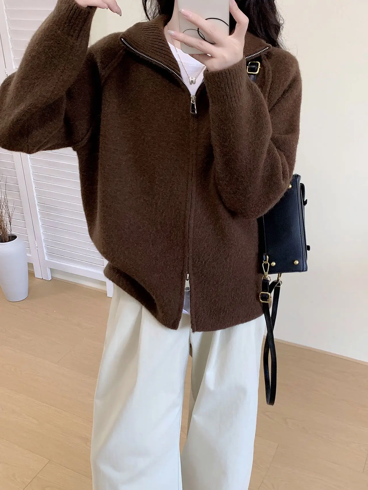 เสื้อคาร์ดิแกนถักนิตติ้งคอสูงสไตล์เกาหลี เนื้อผ้านุ่มสบาย ดีไซน์ซิปคู่ แขนยาว ให้ความอบอุ่น เสื้อคลุมสำหรับผู้หญิง