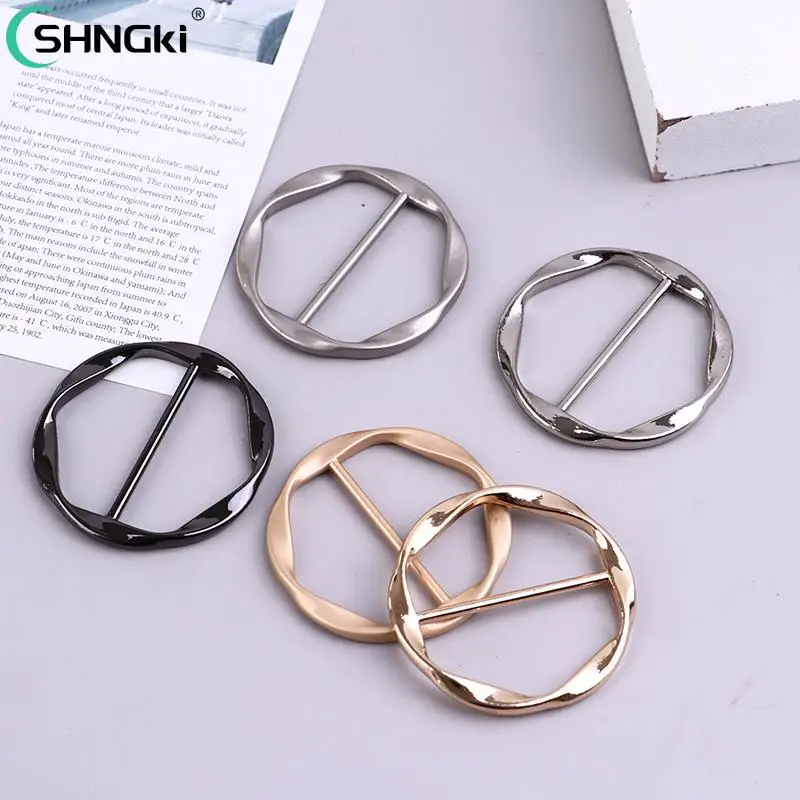 Round Shape Elegant Tee Shirt Clip T-shirt Silk Scarf Decorative Women Hollow Scarves Buckle Brooch Jewelry Clothing Accesories