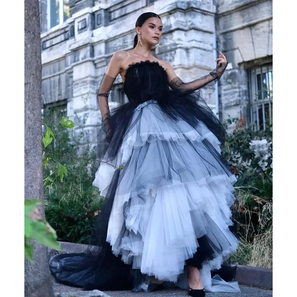 

Chic Wedding Dress Strapless Black And White Tulle Prom Dress Layered Puffy Ball Gown Dress With Train Customized Evening Dress