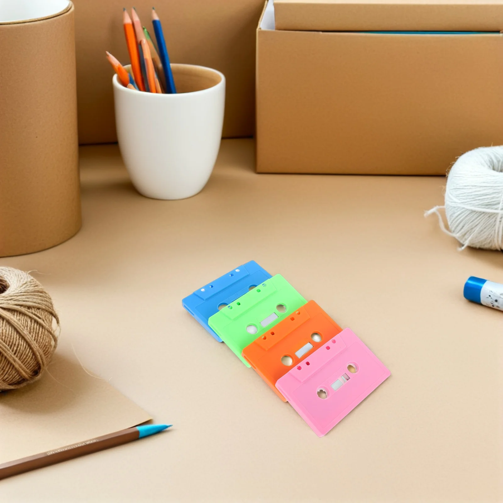 

4Pcs Retro Cassette Tape Blank Shells Vintage Plastic Decoration DIY Party Favor Wall Art Recording Tapes for Crafts