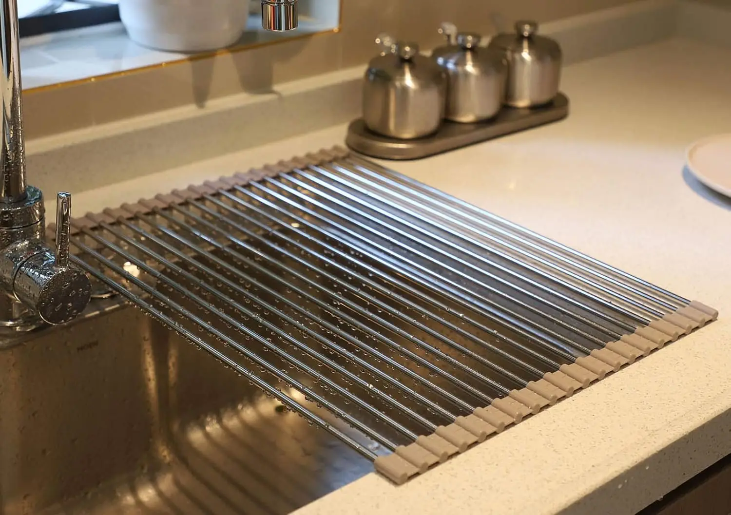 

Свернутая сушилка для посуды над раковиной, складная силиконовая сливная доска, 17,7x13,75 дюйма, нержавеющая сталь (серый)