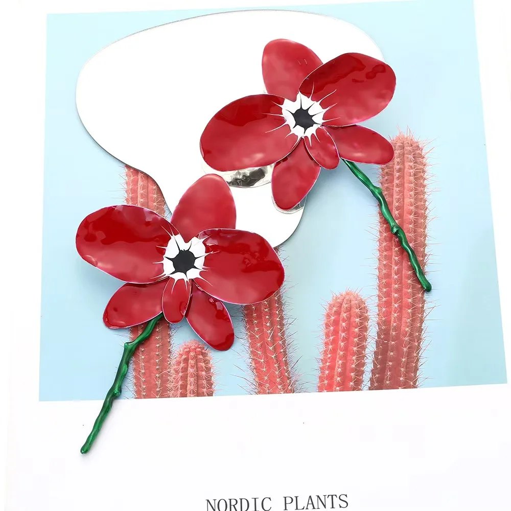 

Elegant Large Flower Metal Drip Oil Fashionable Ear Jewelry for Ladies Unique Accessory for Casual And Holiday Wear