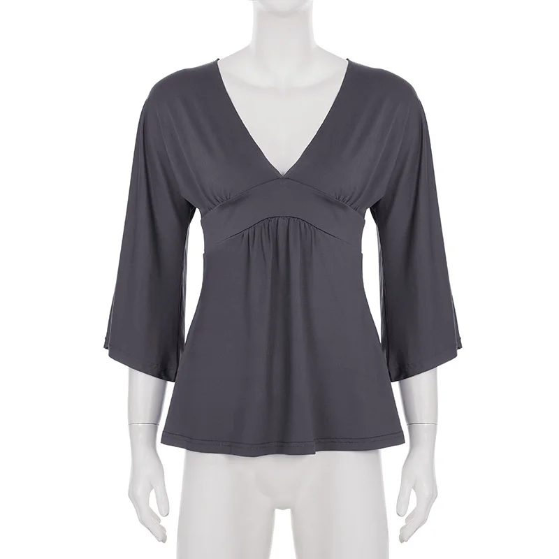 SUCHCUTE Vintage Damen T-Shirt mit tiefem V-Ausschnitt, ausgestellten Halbärmeln, locker geschnitten, Y2K Streetwear Tees, lässiges Ausgeh-Top, passend zu allen Outfits. – Detail 4