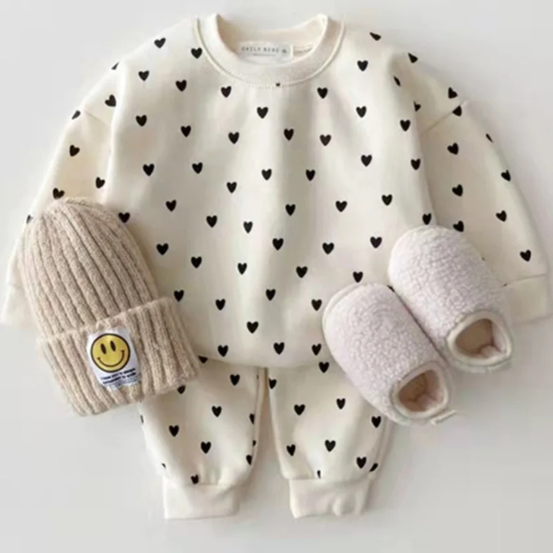 

Korean Baby Set Versatile Girls Hoodie Pants Baby Fleece Full of Love Two-piece Set for Children 2025 Autumn Winter New