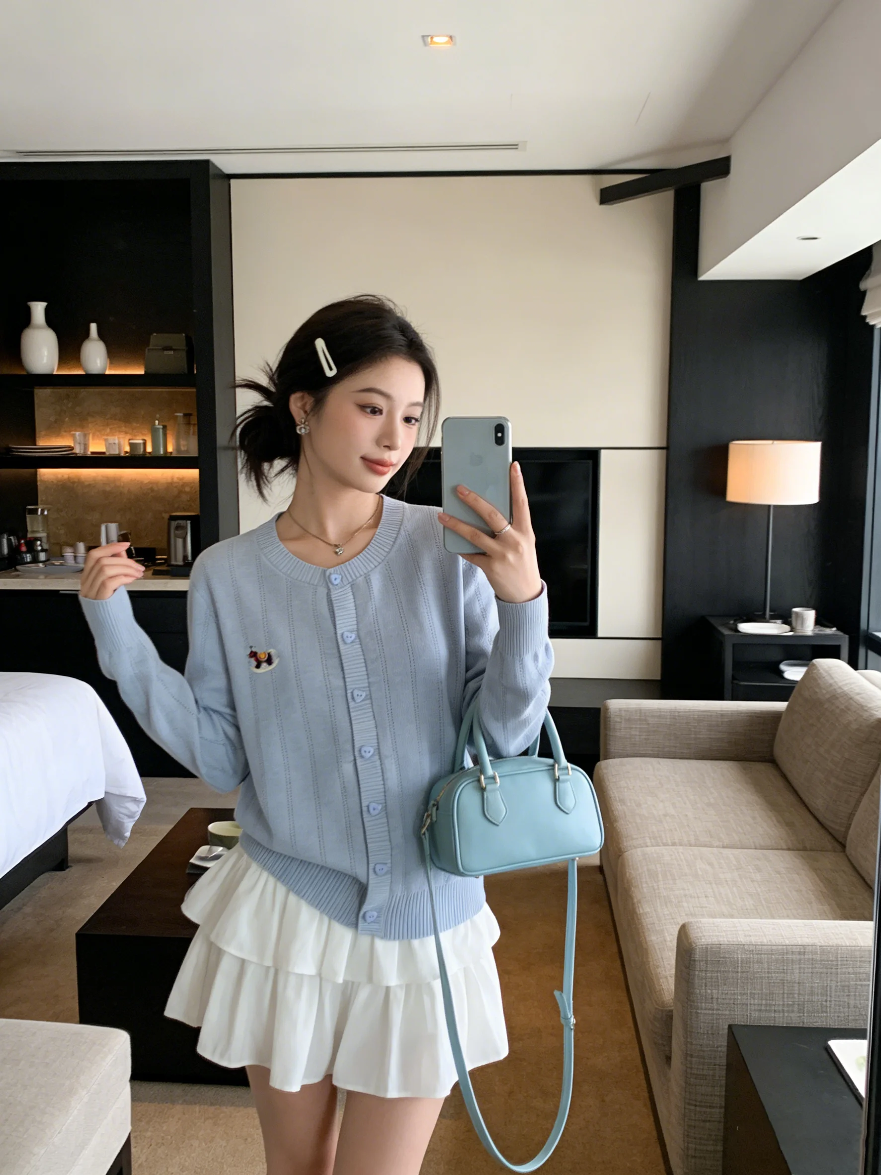 

Мягкий корейский вязаный кардиган с вышивкой для женщин, весенний, для раннего сезона, приятный к телу, универсальный топ, новинка