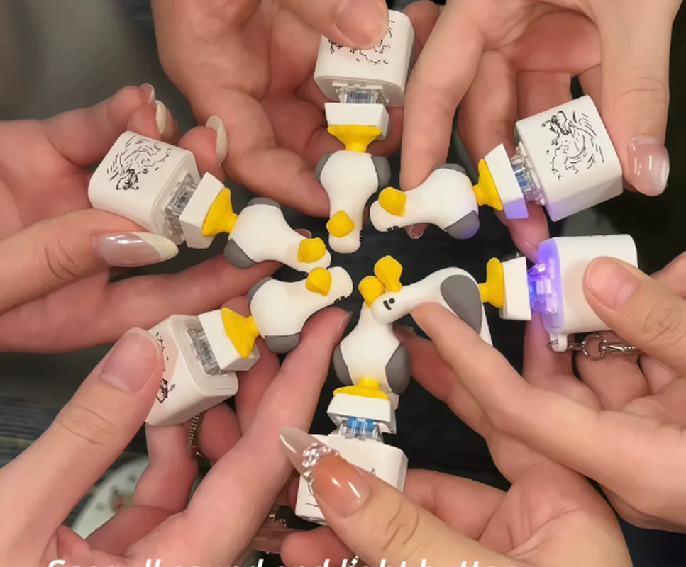 Leuchtender, klangvoller Mine Seagull Keycap Schlüsselanhänger: Kreatives Fidget-Spielzeug zur Stresslinderung, tragbarer elektronischer Anhänger für entspannende Momente mit Freunden