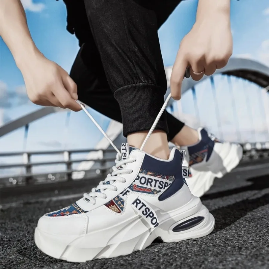 High-top Casual Sports Shoes for Men with Thick Soles Lace-up Large Round Heads Durable Leather Surfaces for All Four Seasons