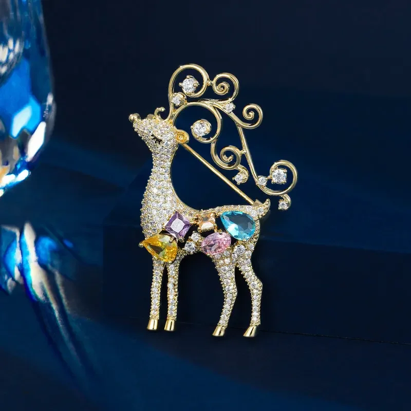 

The niche design sense is high-end, elegant and distinctive. It is a coat accessory and a fixed brooch for Christmas gifts
