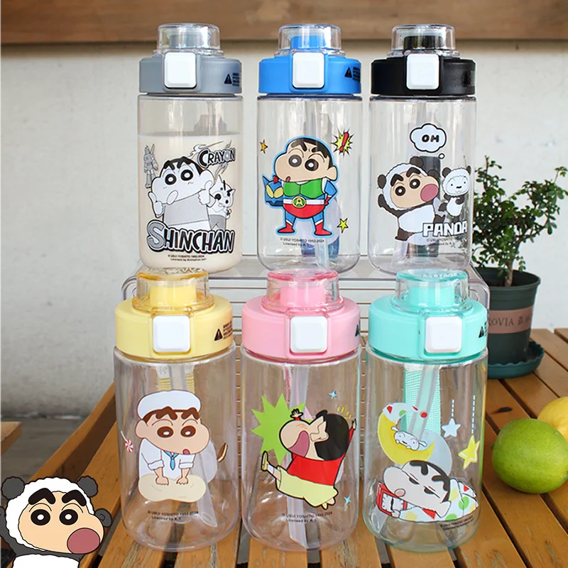 Przenośne plastikowe butelki na wodę Crayon Shin-chan dla dzieci Przenośna butelka sportowa ze słomką Akcesoria do kubków podróżnych