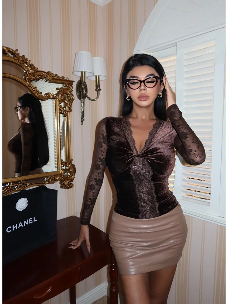 

LAPINKY Saint Gallen Spicy Girl Lace Patchwork Velvet V-ne Long Sve Slimming Base irt Faionable Girl's T-irt