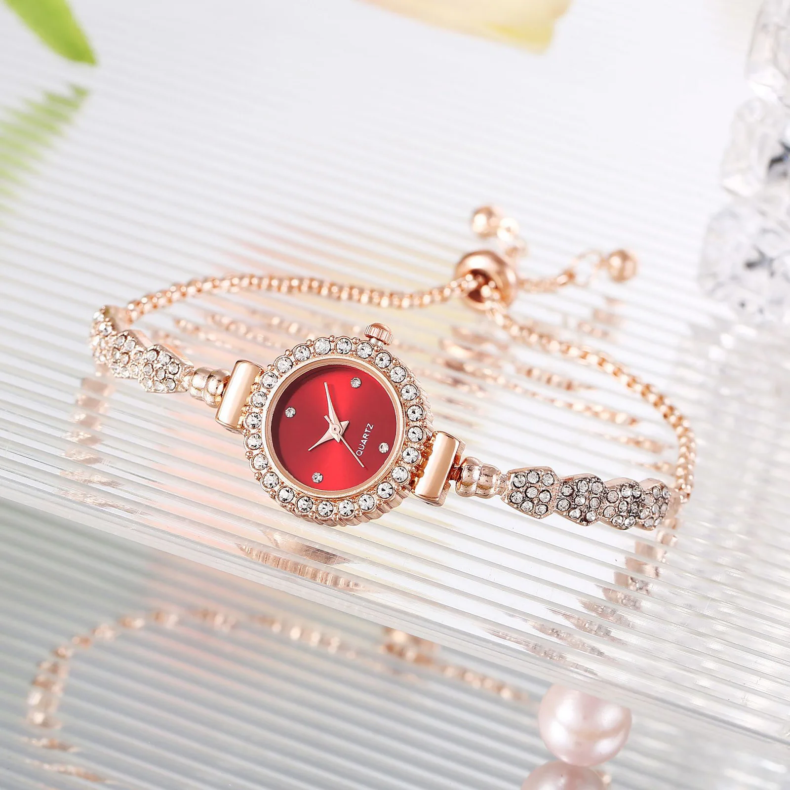 Montre en cristal à quartz classique pour femme, cadran facile à lire, bracelet en biscuits élégant, montre-bracelet pour petite amie, cadeau d'anniversaire