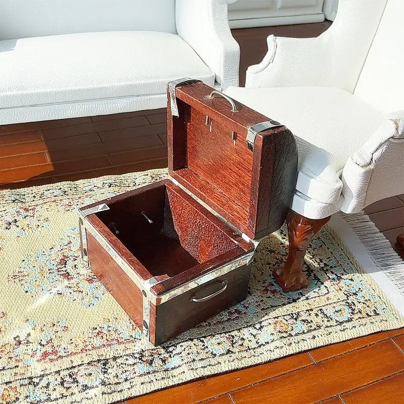

Retro Dollhouse Toy: Simulation Openable Treasure Chest Storage - Miniature Furniture Model for Play House Toy Decor & Kid Gifts