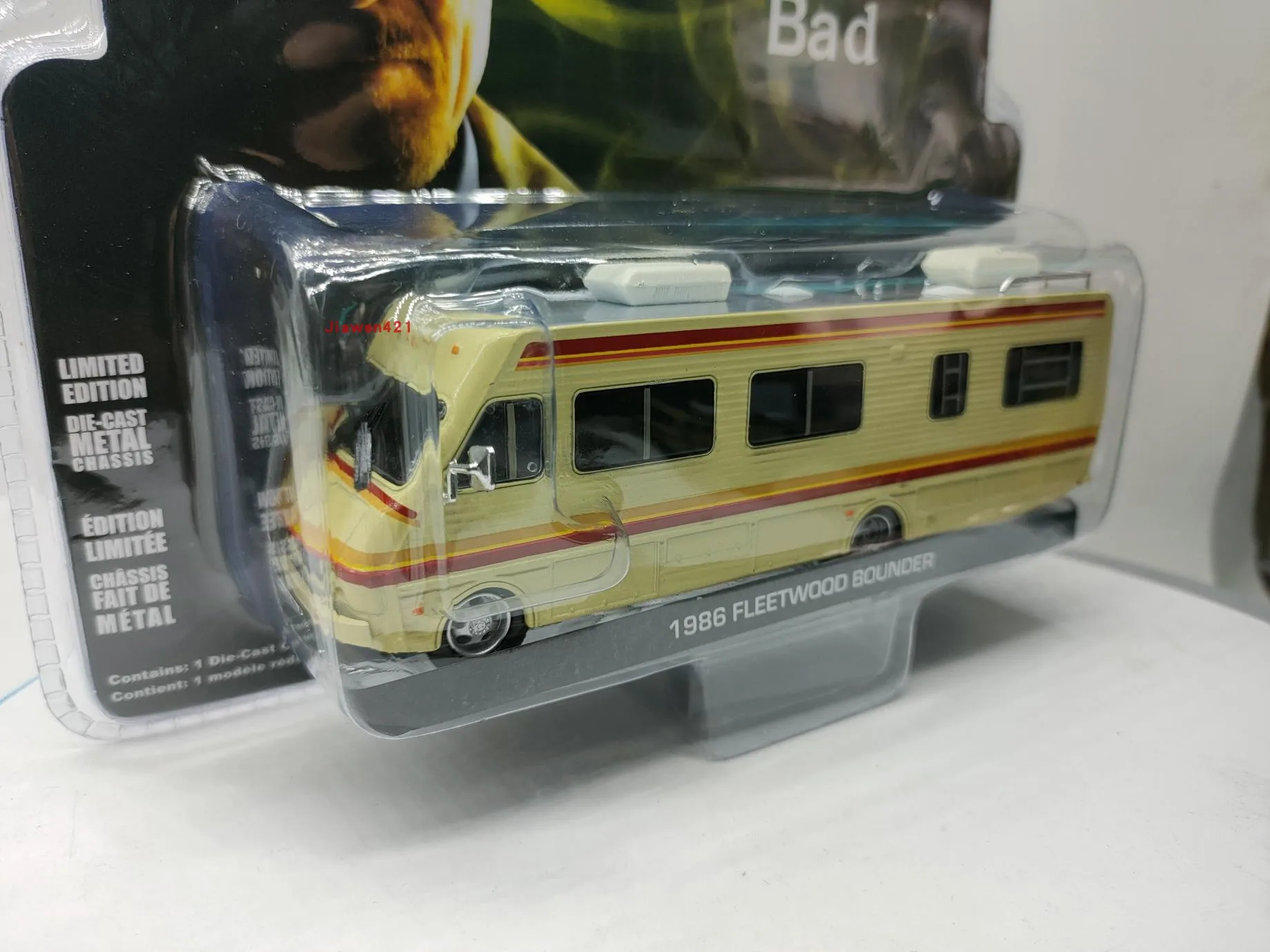 1:64 1986 Fleetwood BOUNDER Deadly Poison Master Bus Alloy Car Model Collectible Toy Gift Souvenir Display Ornament W1022