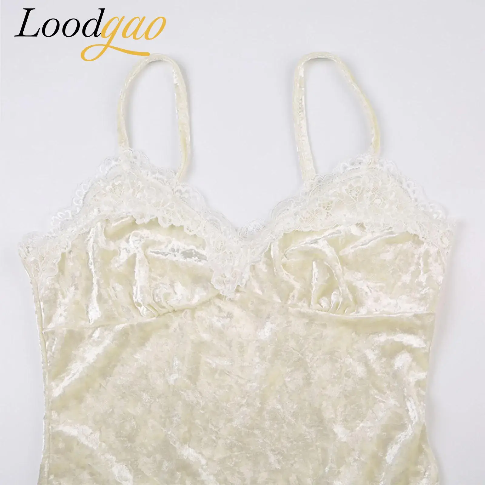 قمصان نسائية مثيرة بحمالات رفيعة بدون أكمام سترات نسائية برقبة على شكل حرف v كاميس دانتيل مرقع ملابس كلاسيكية ضيقة