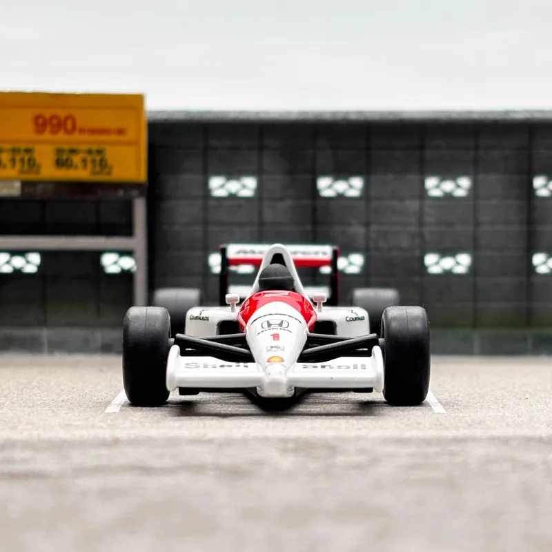 Modele LCD 1/64 McLaren Honda MP 4/6 F1 Zabawka ze stopu Pojazd silnikowy Odlewany metal Model Prezenty