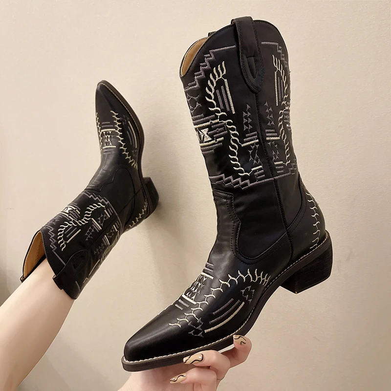 Chunky Med Heel Western Cowboy Boots for Women Autumn Embroidered Short Boots Pointed Toe Retro Fashion Rider Boots High Quality