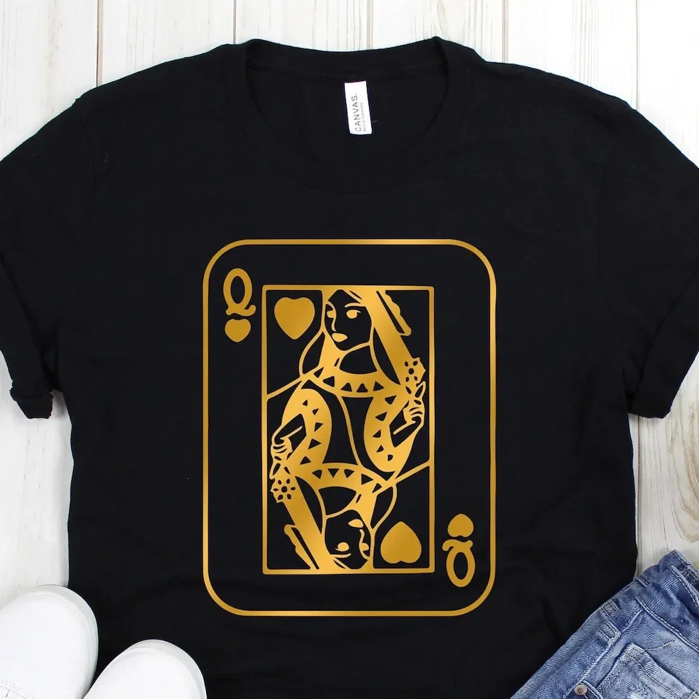 hearts-queen-t-shirt-jogando-cartao-de-cartoes-feministas-vintage-poker