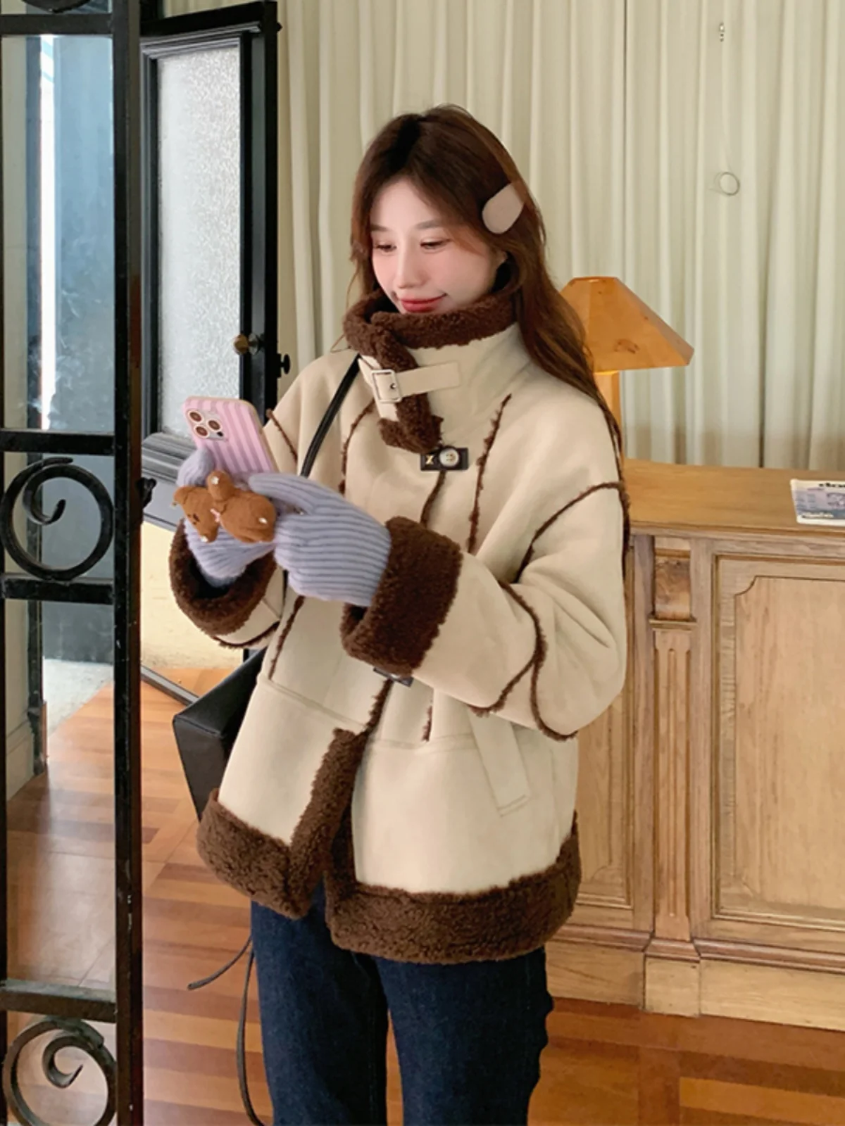 Damska kurtka z jagnięcej wełny, skóra i futro, łączona, wczesna zima, nowa, elegancka, dojazdy do pracy, prosta, krój tuba.