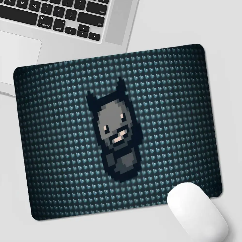 لعبة B-Binding Of Isaac المطاط الصغيرة سطح المكتب حصيرة مكتبية Kawaii الألعاب اكسسوارات الطلاب لوحة الكتابة لسجاد ماوس الكمبيوتر