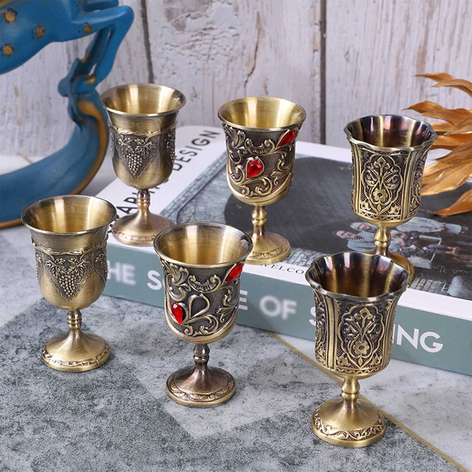 7*4cm Vintage Metal Wine Glass Medieval Style Champagne Glasses Beverage Goblet Cocktail Cup Retro Bronze Color Wine Cups