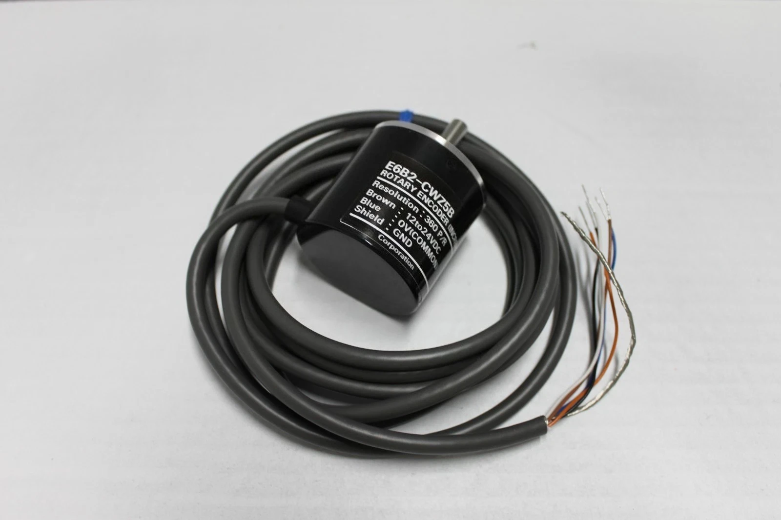 

New E6B2-CWZ5B For Omron E6B2-CWZ5B 600P/R Rotary Encoder