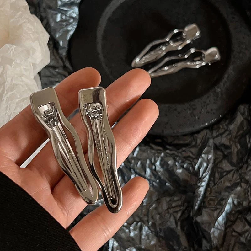 

1pc Metallic Wavy Hair Clip Silver Side Clip Instagram Clip Seamless Bangs Clip Duck Beak Clip Broken Hair Clip Headwear Lady