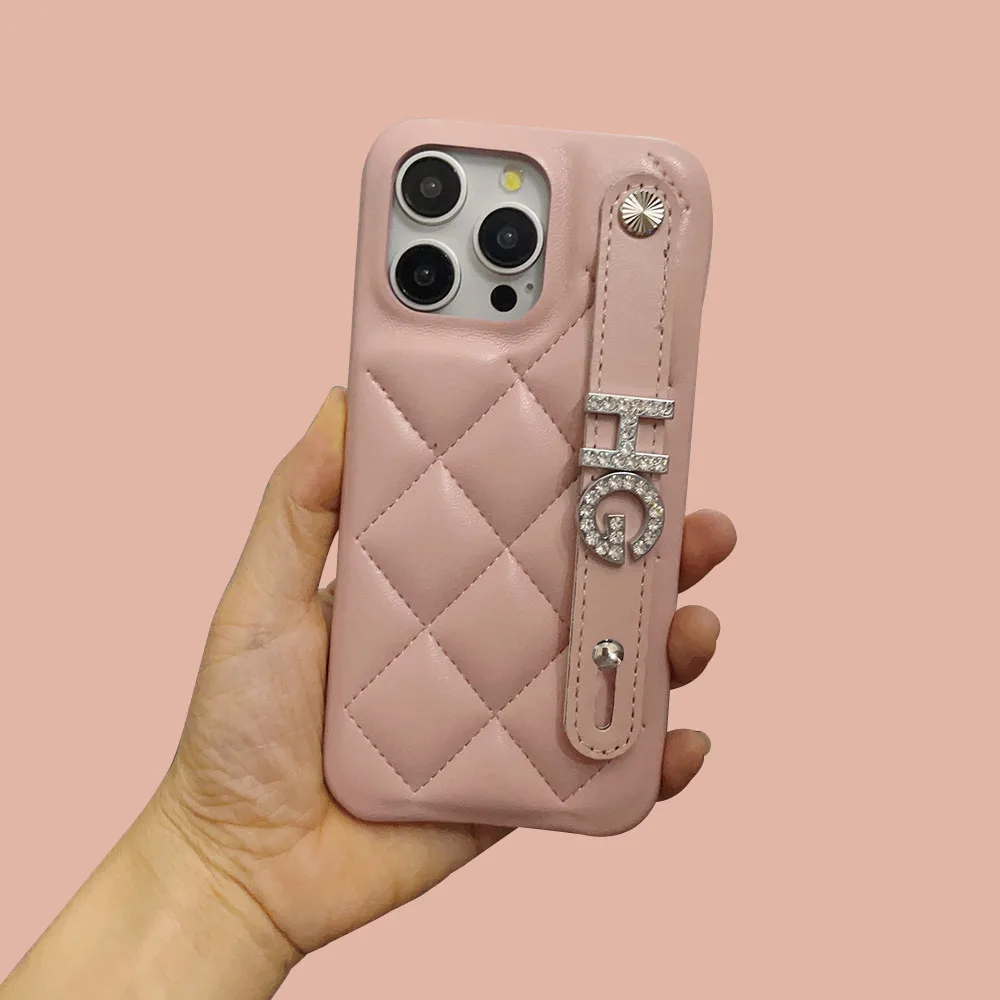 Skórzana opaska personalizująca nazwę diamentowe litery twarde etui na telefon iphone 15 14 Pro Max 13 12 11 Pro Max etui