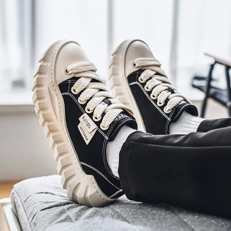 흑백 투톤 틈새 클래식 시리즈 패셔너블하고 다재다능한 남성용 대형 레이스업 부드러운 밑창 캐주얼 스포츠 신발