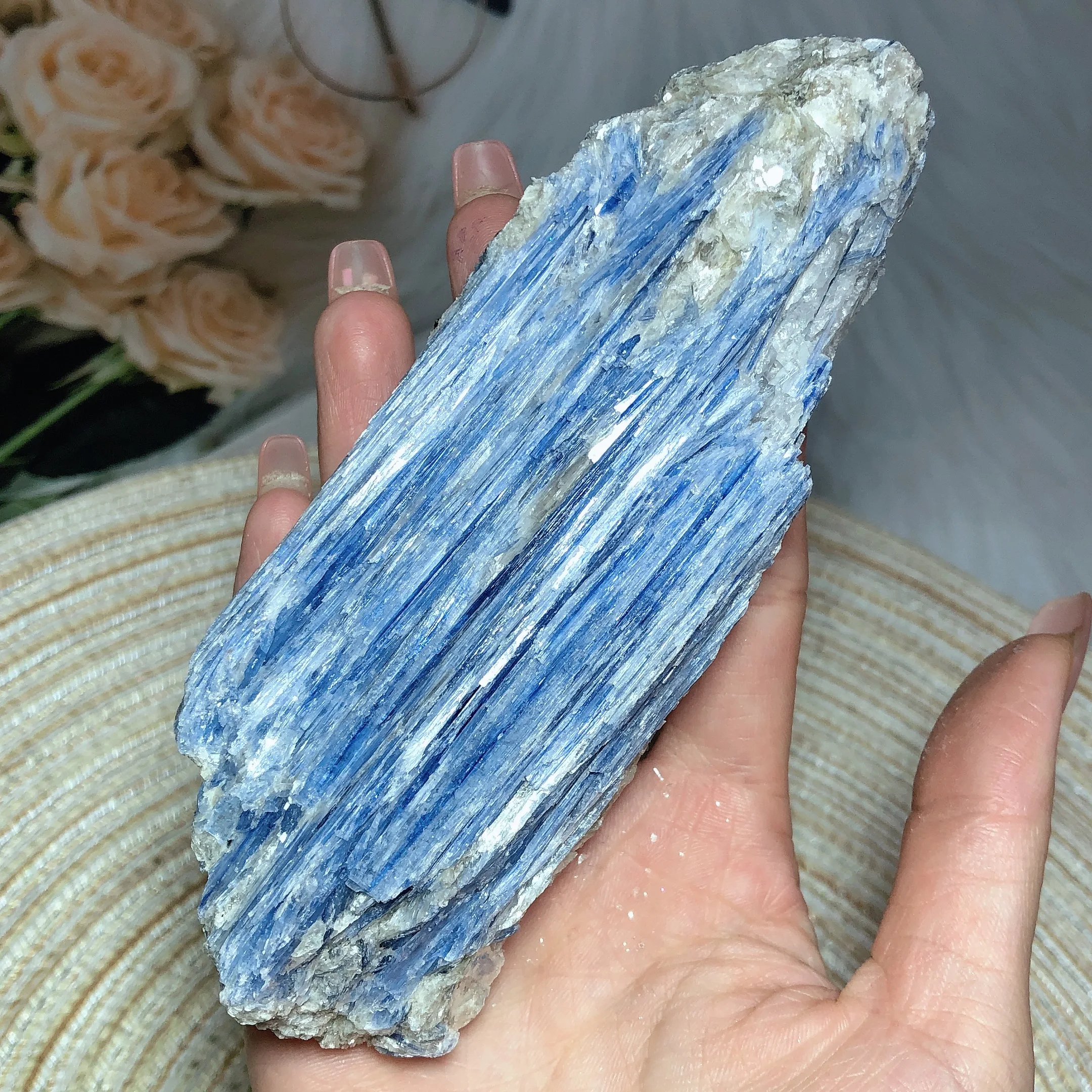 

Natural Crystals Blue Kyanite Raw Stone Energy Polished Healing Reiki High Quality Home Decoration Room Decor Mineral Ore