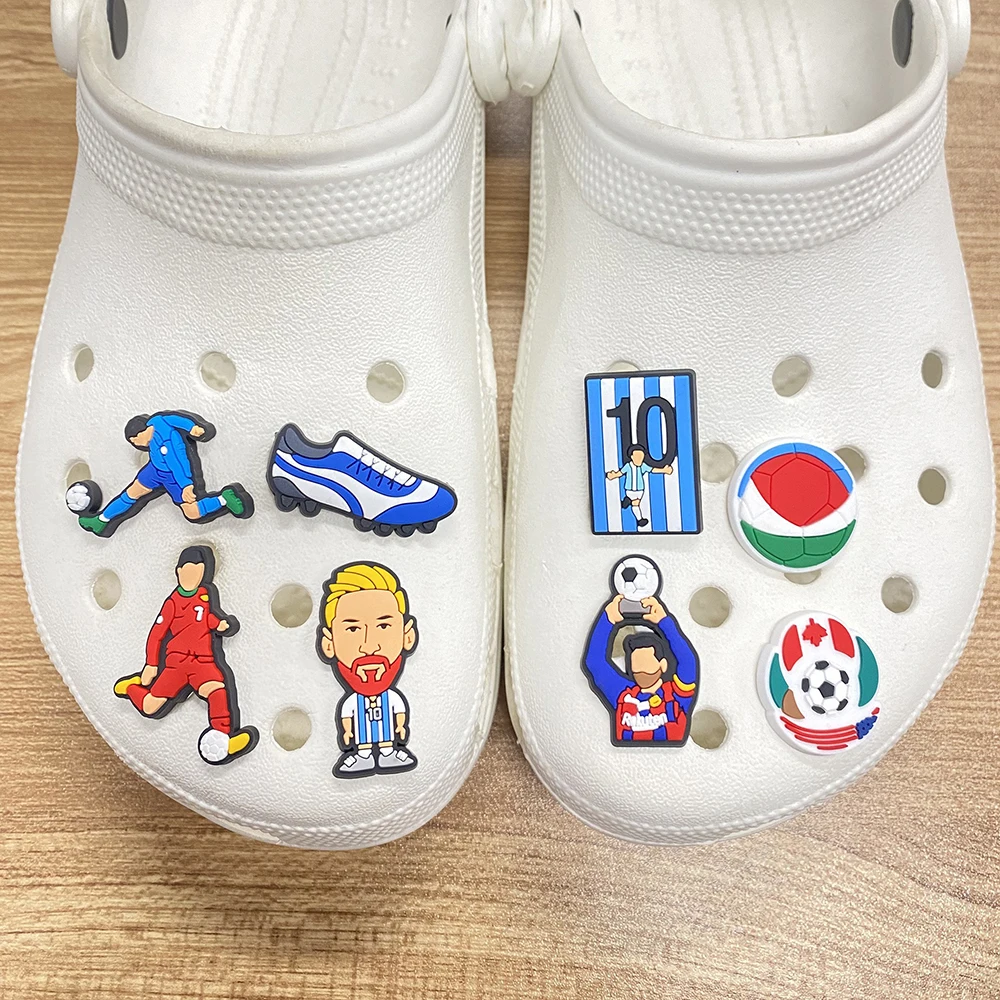 18-36 Stück Fußball-Serie Schuh-Charms PVC Schuhdekorationen Clogs Sandalen Armband Zubehör Schnalle Damen Herren Partygeschenke – Detail 3