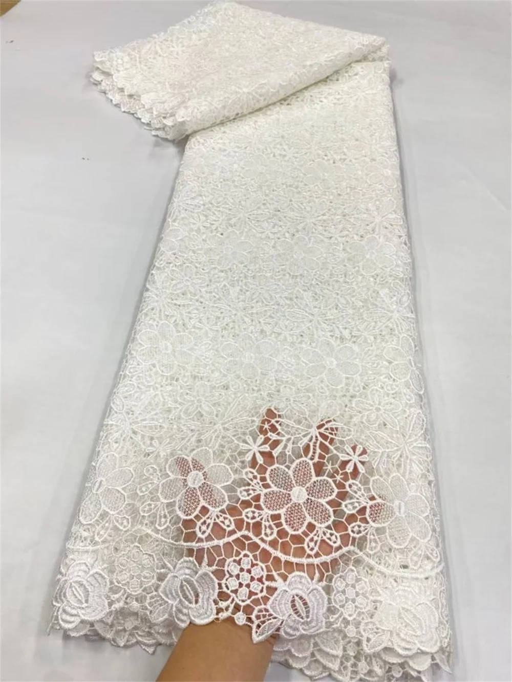 

2025 African Nigerian High Quality Embroidery Lace Fabric Water Soluble Tulle Wedding Party Dress Guipure Sequins 5Yards JL519