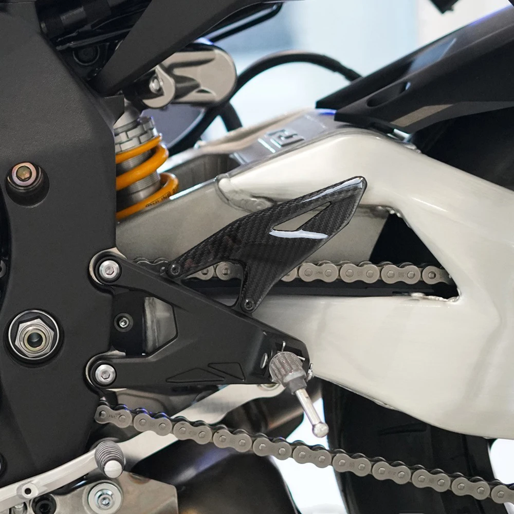 

Защита пятки из карбона для мотоциклов Yamaha R1 R1M 2015-2024 (2016), декоративная накладка на подножку, аксессуар для обтекателя