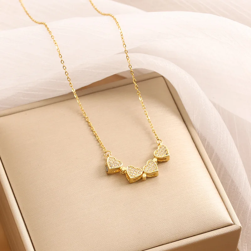 Two wearing four-leaf necklaces, love inlaid zircon folded collarbone chains