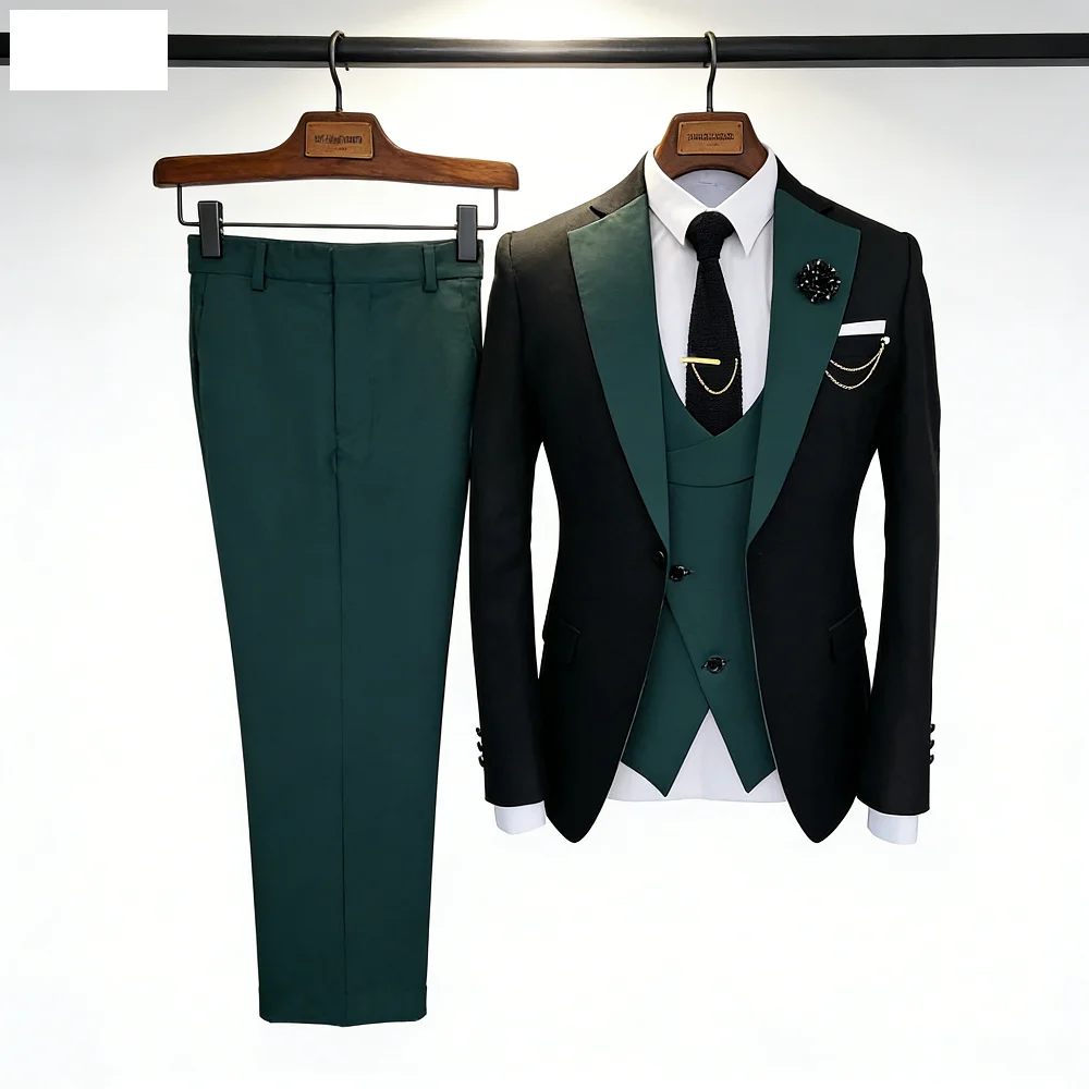 

Мужской костюм-тройка Slim Fit: пиджак, жилет, брюки. Идеально для деловых встреч, свадеб, выпускных вечеров.
