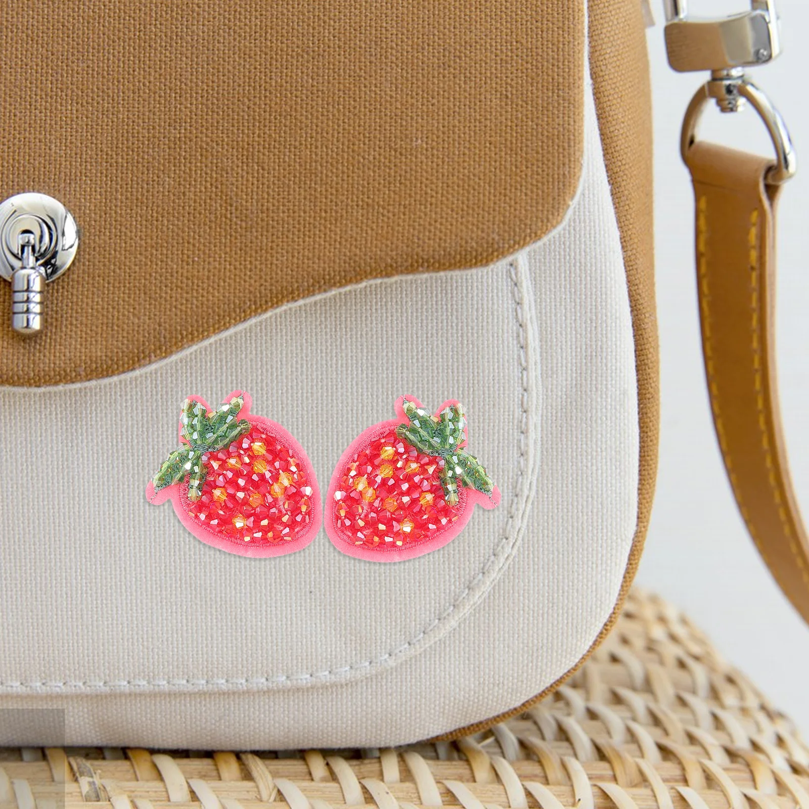 

4 Pcs Adhesive Cute Embroidered Animal Fabric Applique Stickers Decorative Patches Clothes Fruits