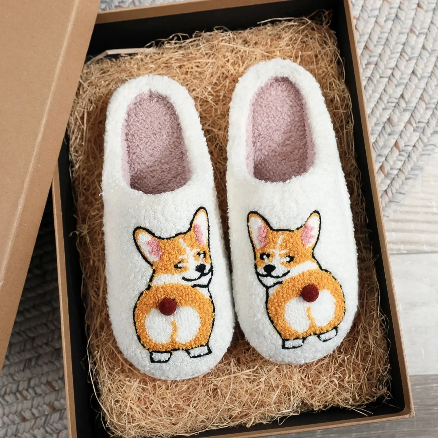 Corgi Pet Pattern Embroidered Plush Home Thick-Soled Comfortable Woolen Cotton Slippers Cute Warm Non-Slip Indoor Slippers Pet Mom Gift Dog Lovers Men and Women Can Wear