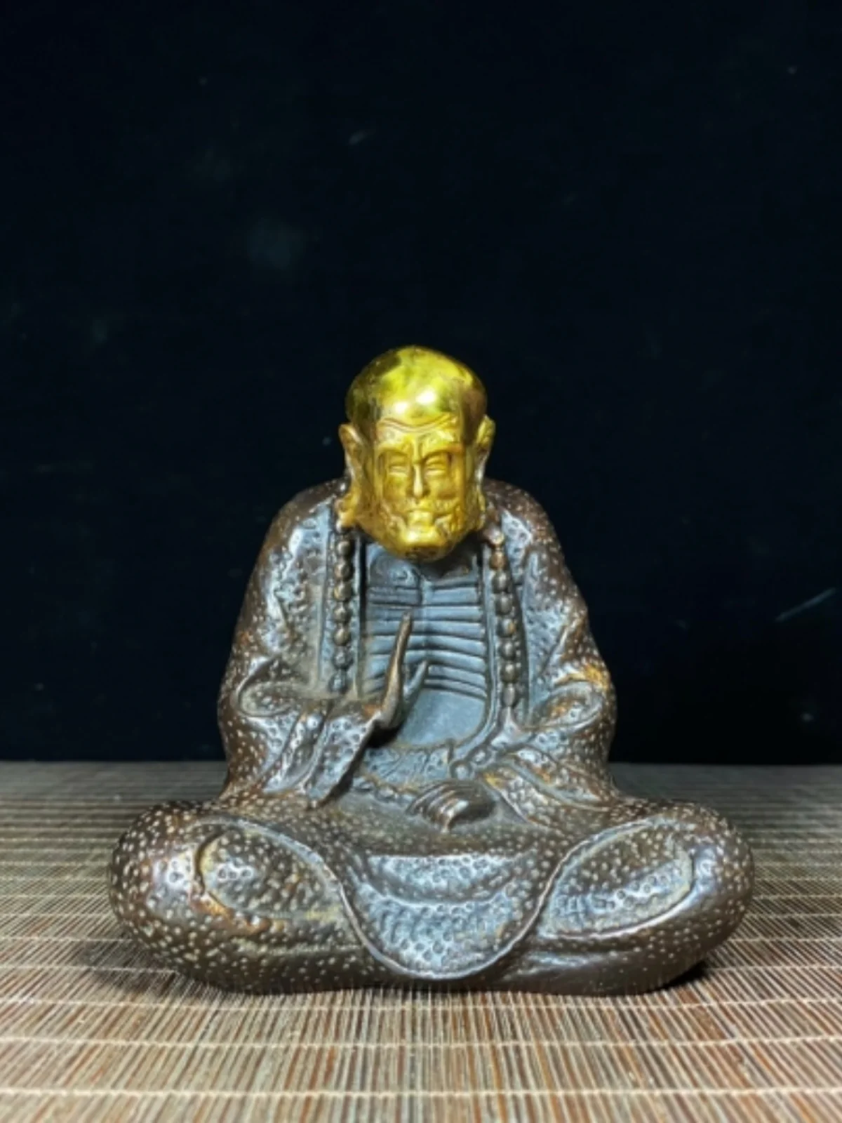 

Pure copper gilded Bodhisattva, height 12.5 centimeters, length 11.8 centimeters, weight 697 grams