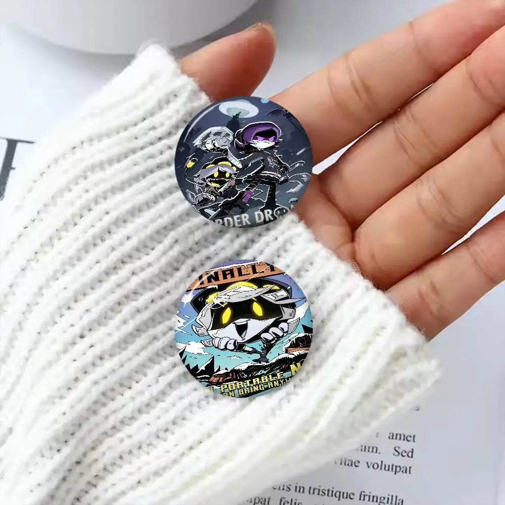 M-Murder D-Drones دبوس زر ناعم قابل للتخصيص للنساء مجوهرات إبداعية شارة مضحكة قبعة لمحبي الكرتون