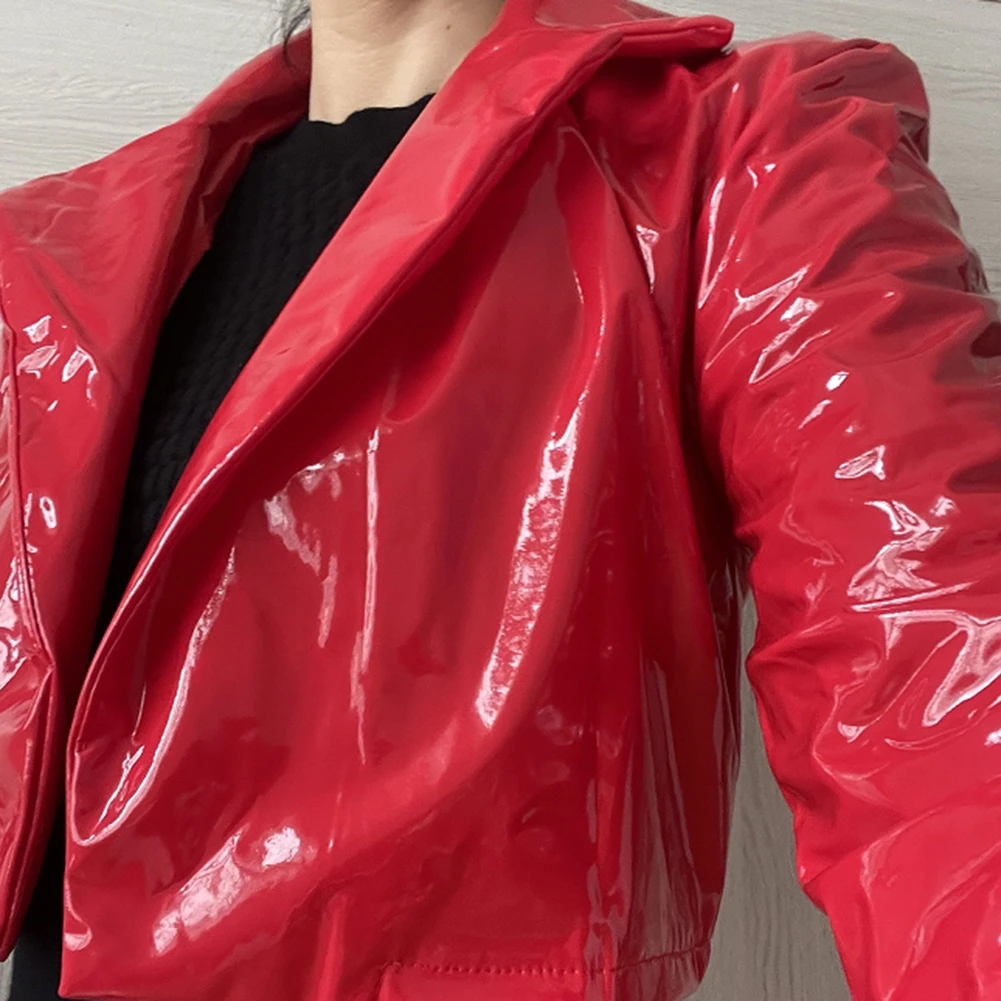 

Женская куртка из лакированной кожи с длинными рукавами и глянцевым воротником - укороченная модель для клубных вечеринок в черном и красном цветах - доступны размеры от S до 3XL