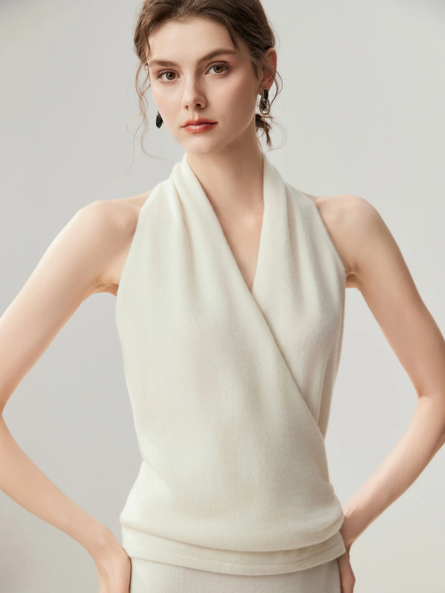 Autumn Winter Designer Pure Cashmere Pullover Sweater Vest Women's Soild Halter Neck Sleeveless Minimalist Casual Knit Top Slim
