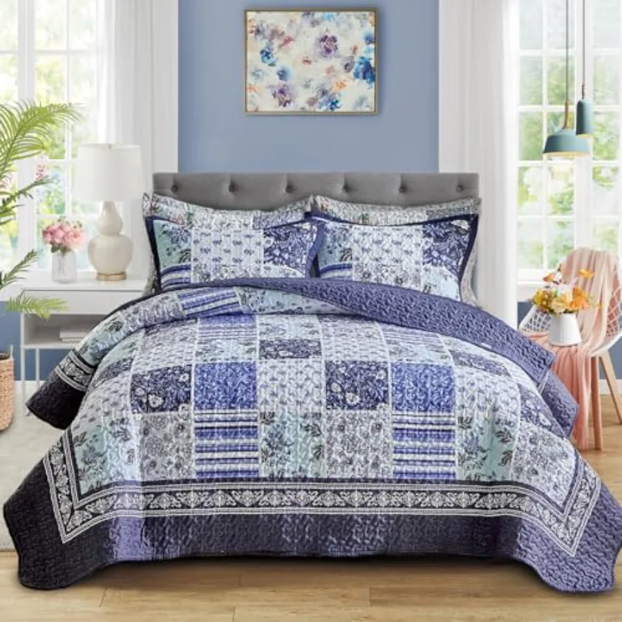 

Комплект стеганых покрывал в стиле пэчворк, размер Queen, 3 предмета, темно-синий с белым цветочным узором и клеткой, двусторонний, в американском деревенском стиле, для всех.
