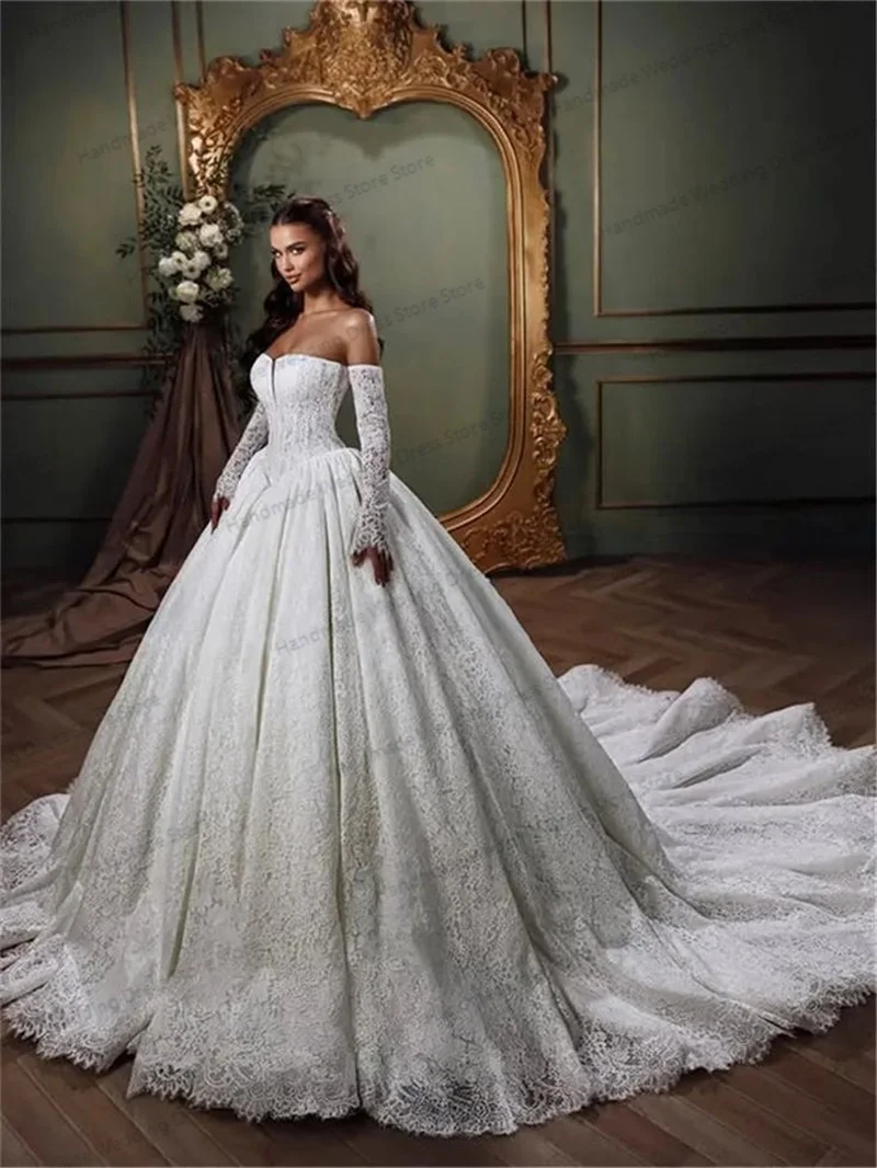 

White A Line Wedding Dress Appliqued Lace Sexy Strapless Full Sleeves Bridal Gown Customized Garden Church robe de mariée