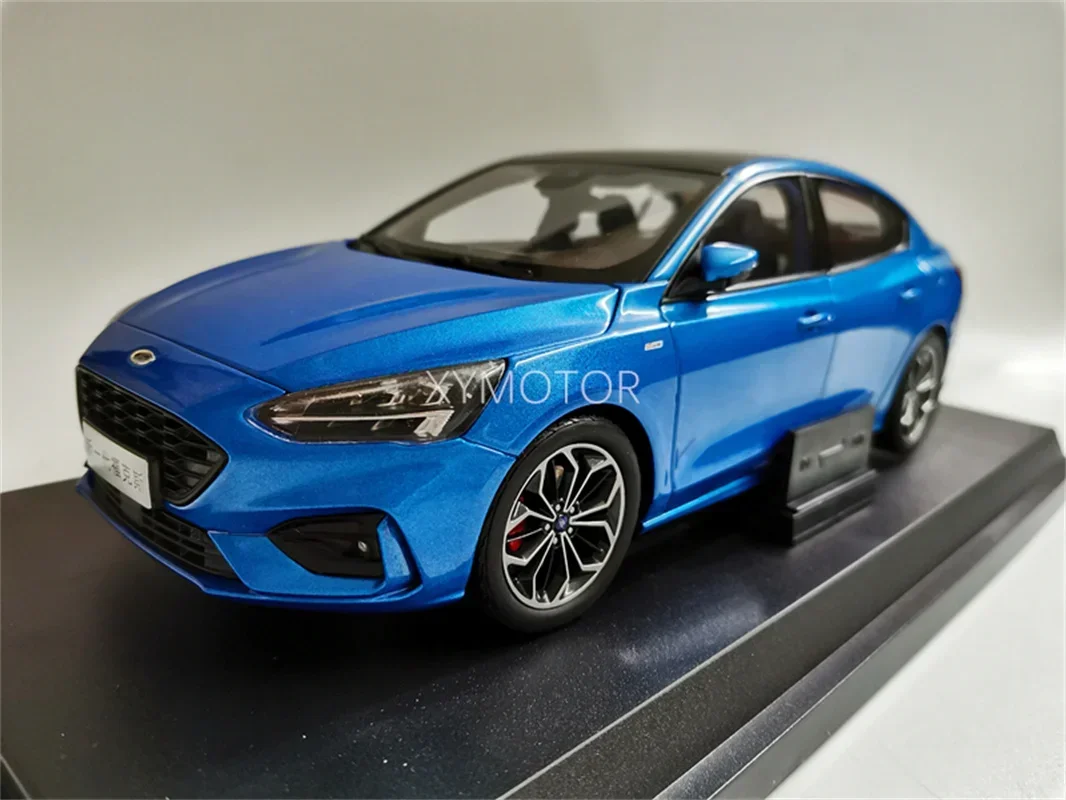 Ford Focus Diecast Metal Model Car para meninos e meninas, exibição azul, coleção de enfeites, passatempos, presentes, 2020, 1:18